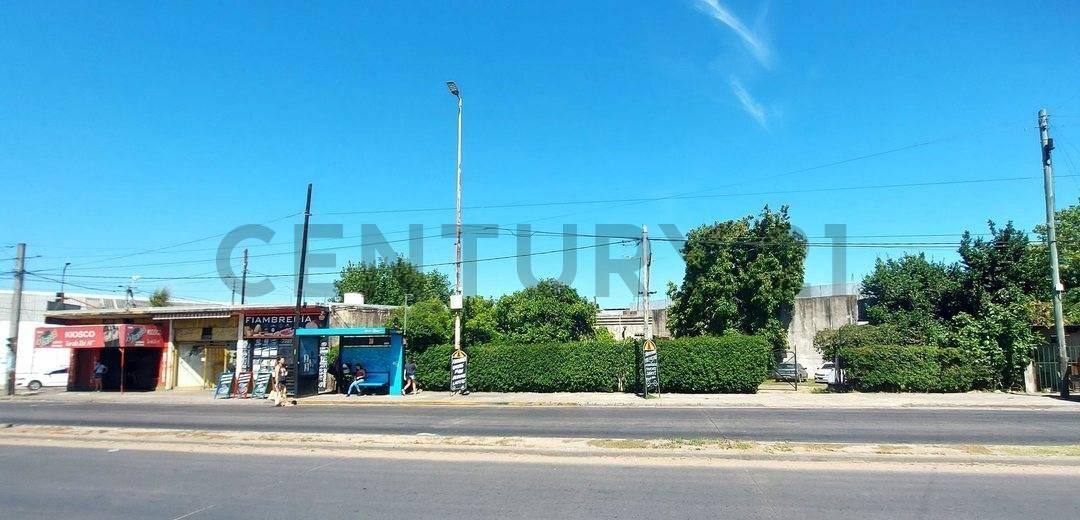 Foto de LOCALES, LOTE EN ESQUINA DE 1180 MTS² EN MORON, imagen 1