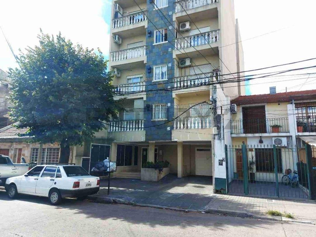 Foto de Venta cochera 12mts² en edificio en Santos Lugares, imagen 4