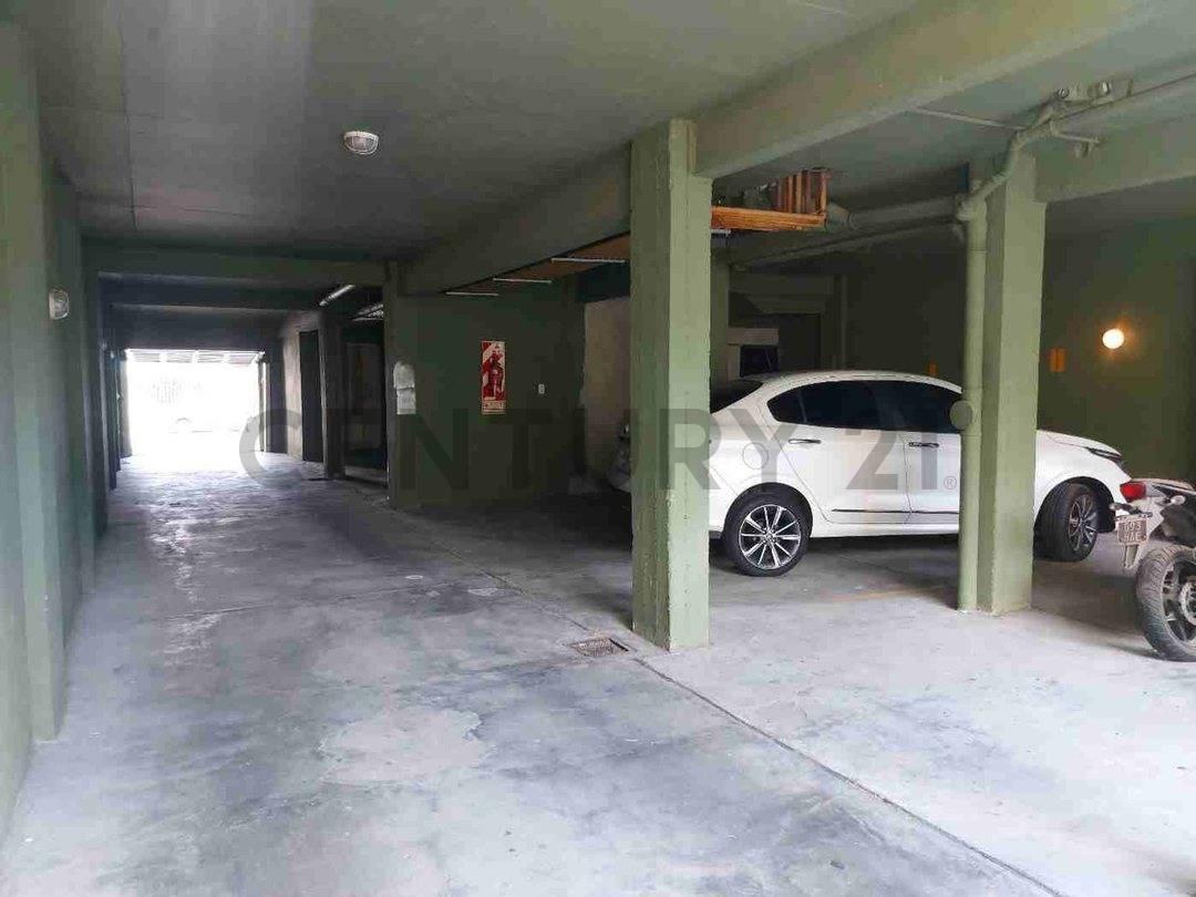 Foto de Venta cochera 12mts² en edificio en Santos Lugares, imagen 3