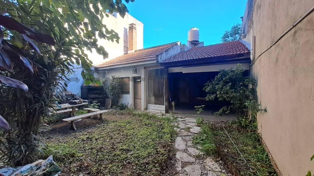Foto de VENTA CASA Y DEPÓSITO PERMUTA USD 100.000, imagen 2