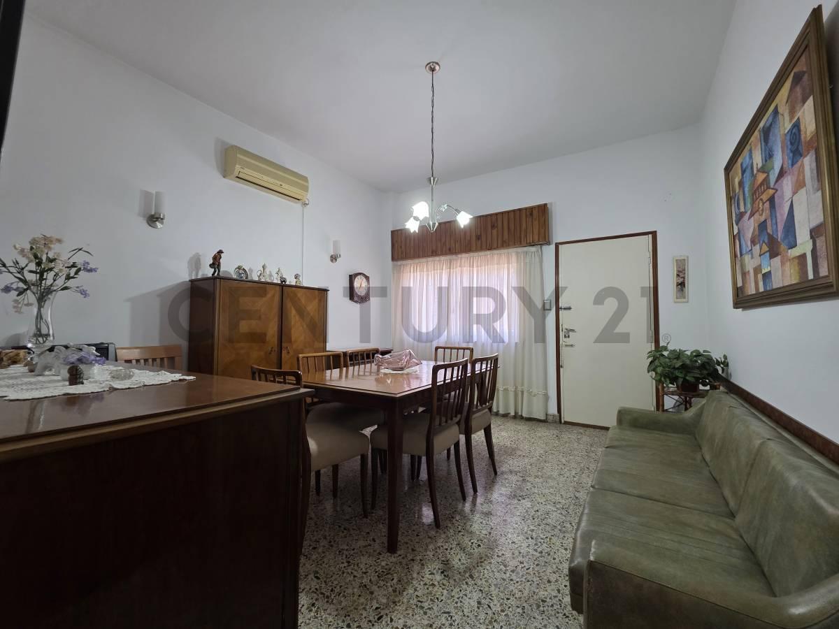 Foto de VENTA CASA 4 AMBIENTES, CON PARQUE, PARRILLA, EN SAN MARTIN ACEPTA, imagen 5
