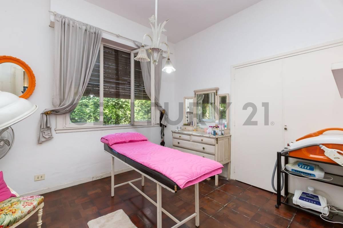 Foto de VENTA Casa 4 amb c/ dpto 2 amb y Pileta - Permuta, imagen 3