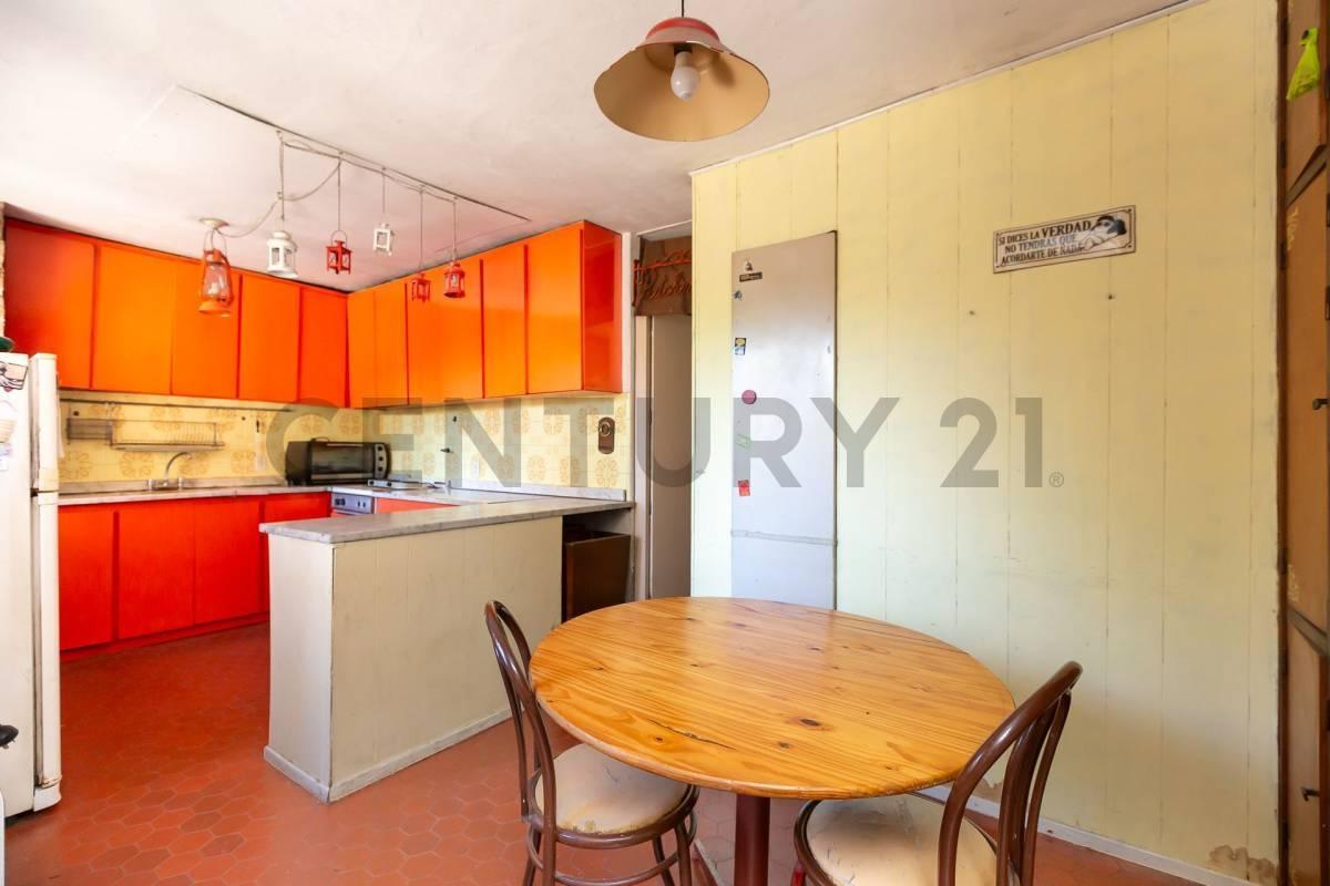 Foto de VENTA Casa 4 amb c/ dpto 2 amb y Pileta - Permuta, imagen 5