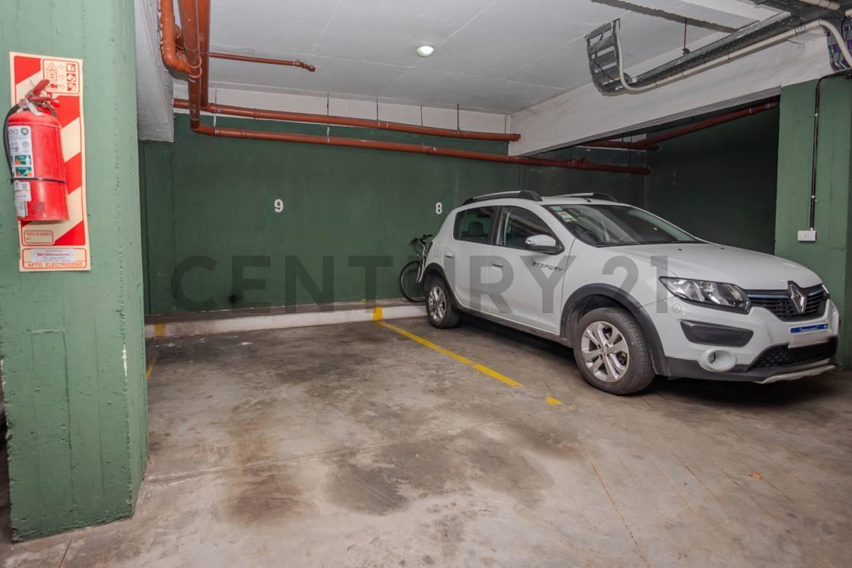 Foto de Departamento 2 amb con balcón y cochera PERMUTA, imagen 3