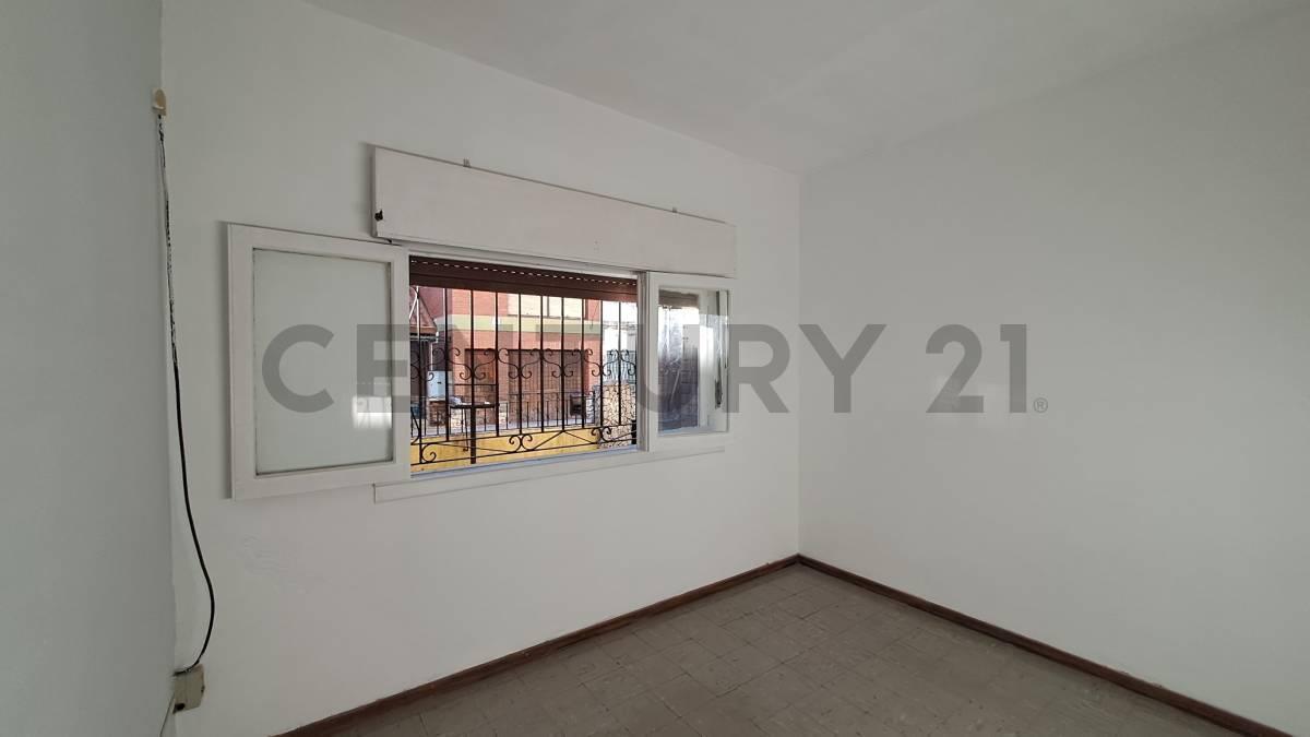 Foto de VENTA: USD 60.000 - Casa de 3 Ambientes en Planta Baja + Propiedad a, imagen 3
