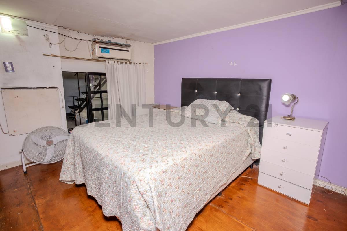 Foto de VENTA PH 3 AMBIENTES CON TERRAZA PROPIA EN FLORES - PERMUTA, imagen 4