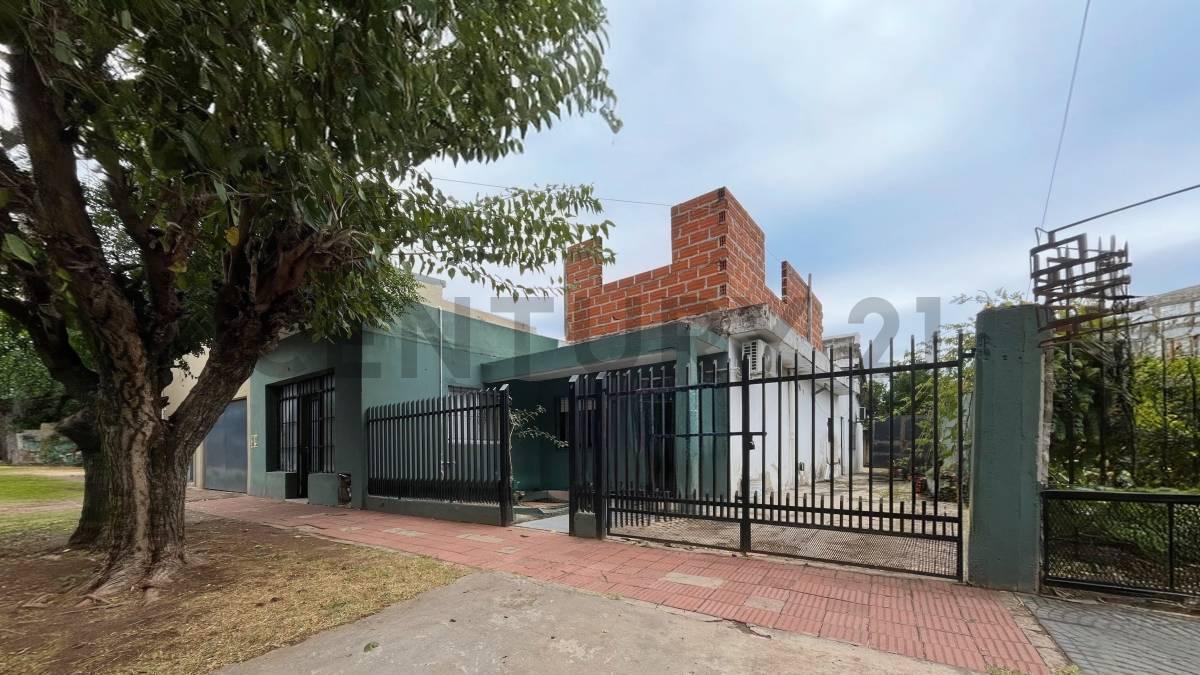 Foto de VENTA CASA 5 AMBIENTES FINANCIACION ACEPTA PERMUTA, imagen 1
