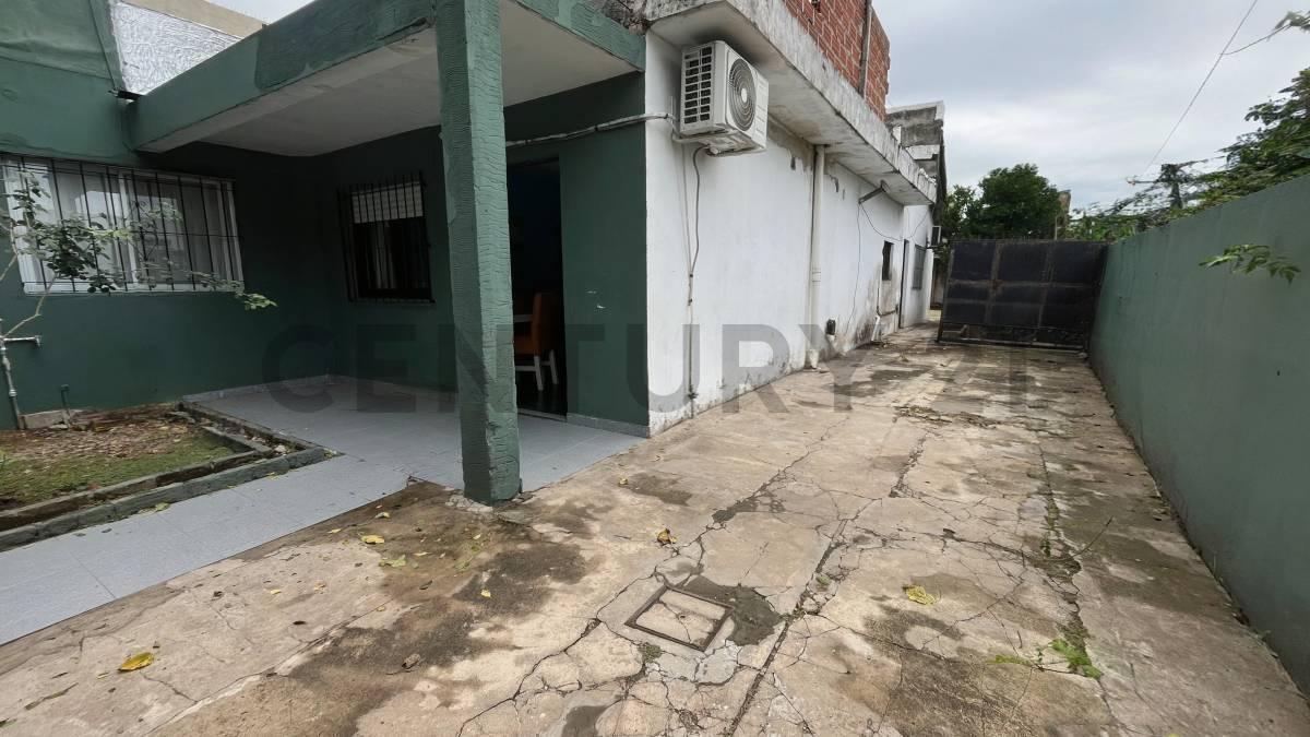 Foto de VENTA CASA 5 AMBIENTES FINANCIACION ACEPTA PERMUTA, imagen 2
