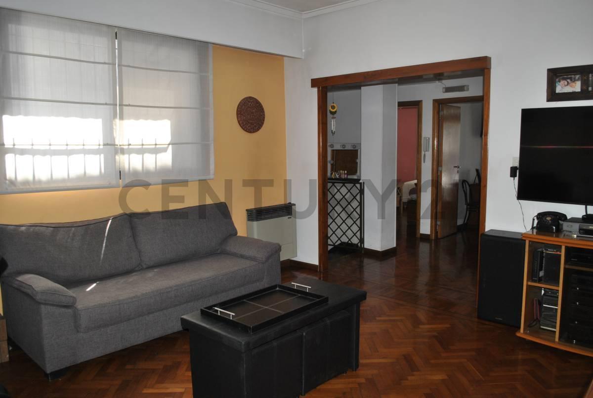 Foto de VENTA PH CON PATIO Y TERRAZA APTO CREDITO PERMUTA, imagen 1