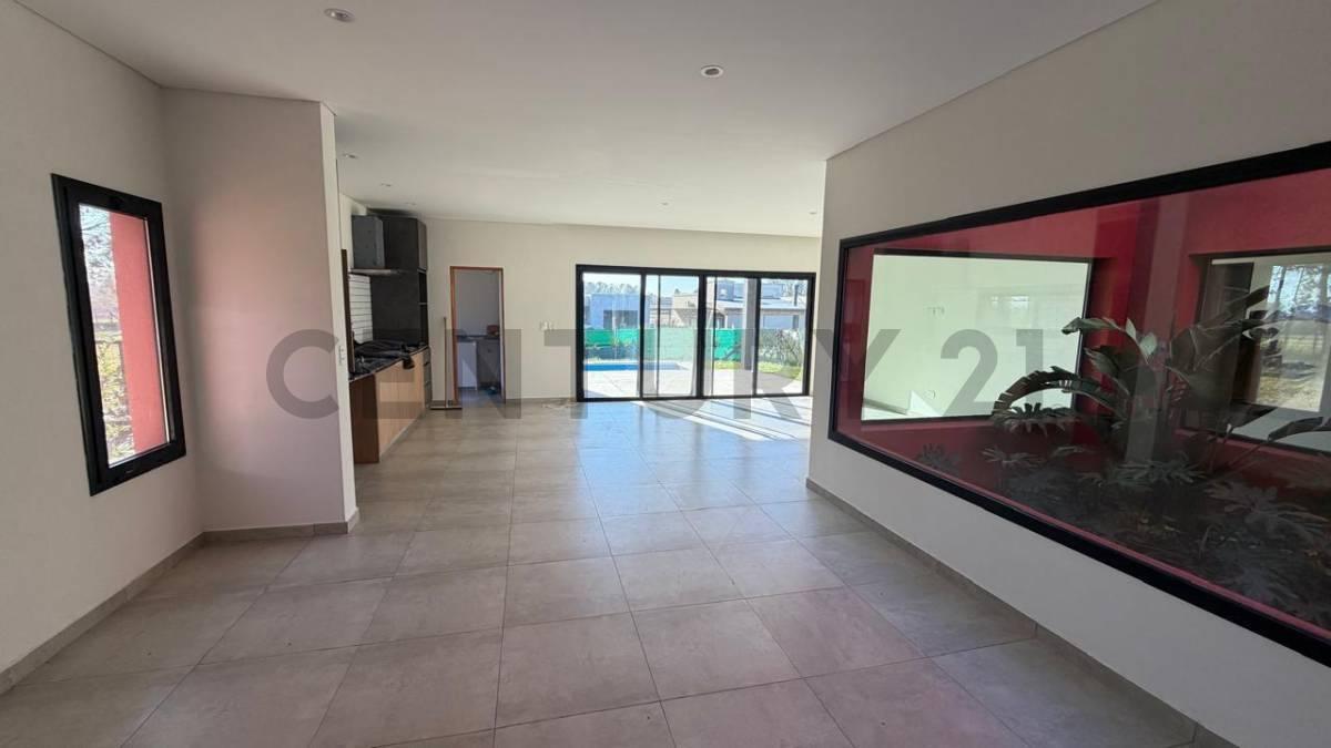 Foto de Casa a estrenar 4 amb + escritorio, pileta y galería – Santa Sofía, imagen 1