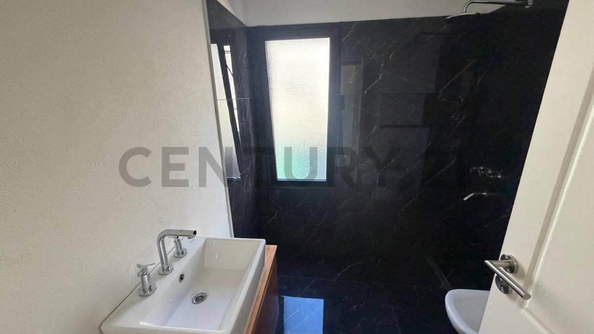Foto de Casa a estrenar 4 amb + escritorio, pileta y galería – Santa Sofía, imagen 2