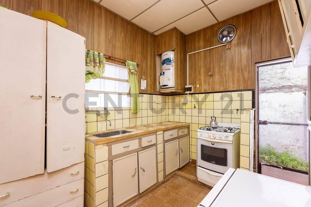 Foto de VENTA PH 3 AMB CON PATIO- CASEROS- PERMUTA, imagen 5