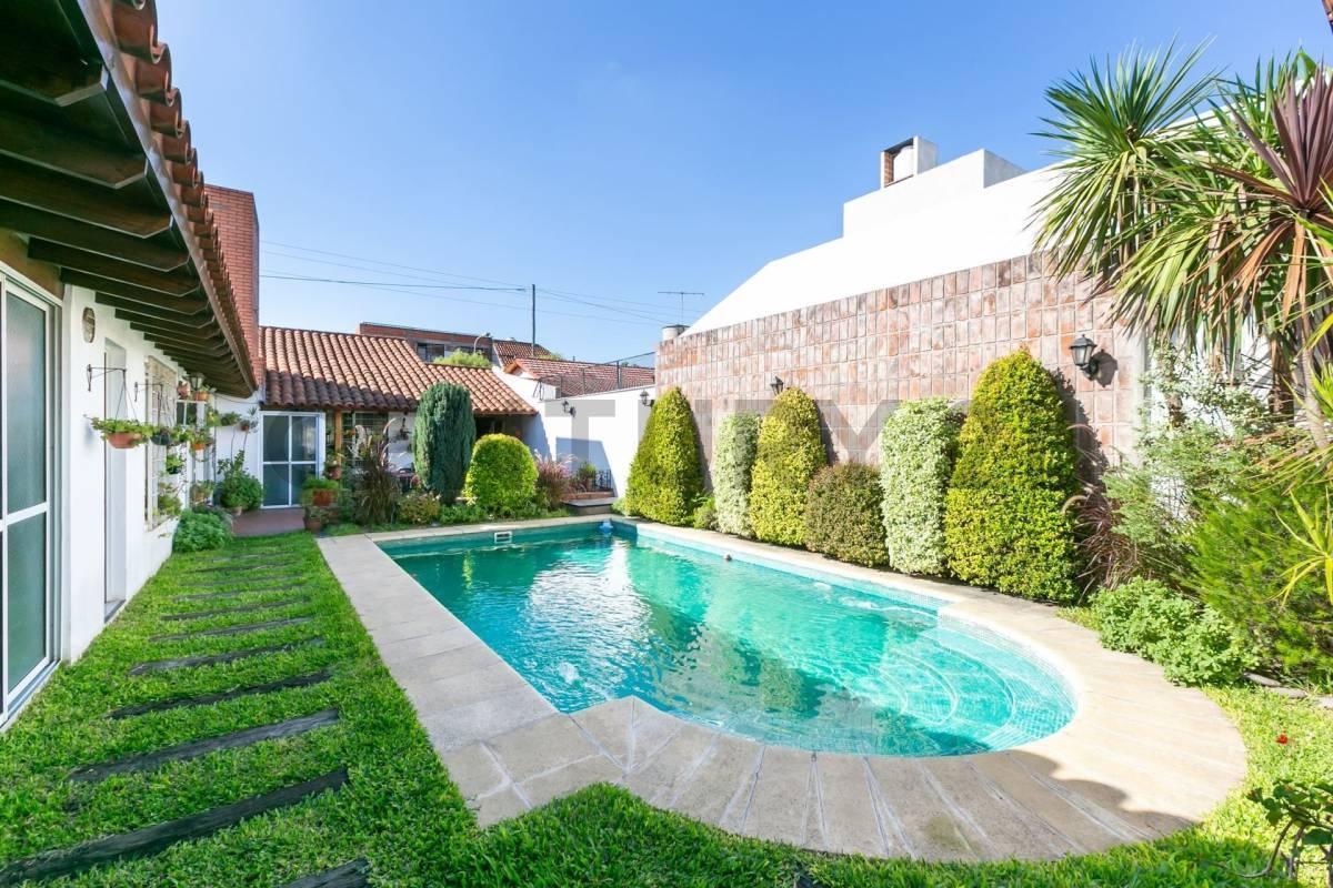 Foto de Venta casa 5 amb c pileta garage y quincho PERMUTA, imagen 3