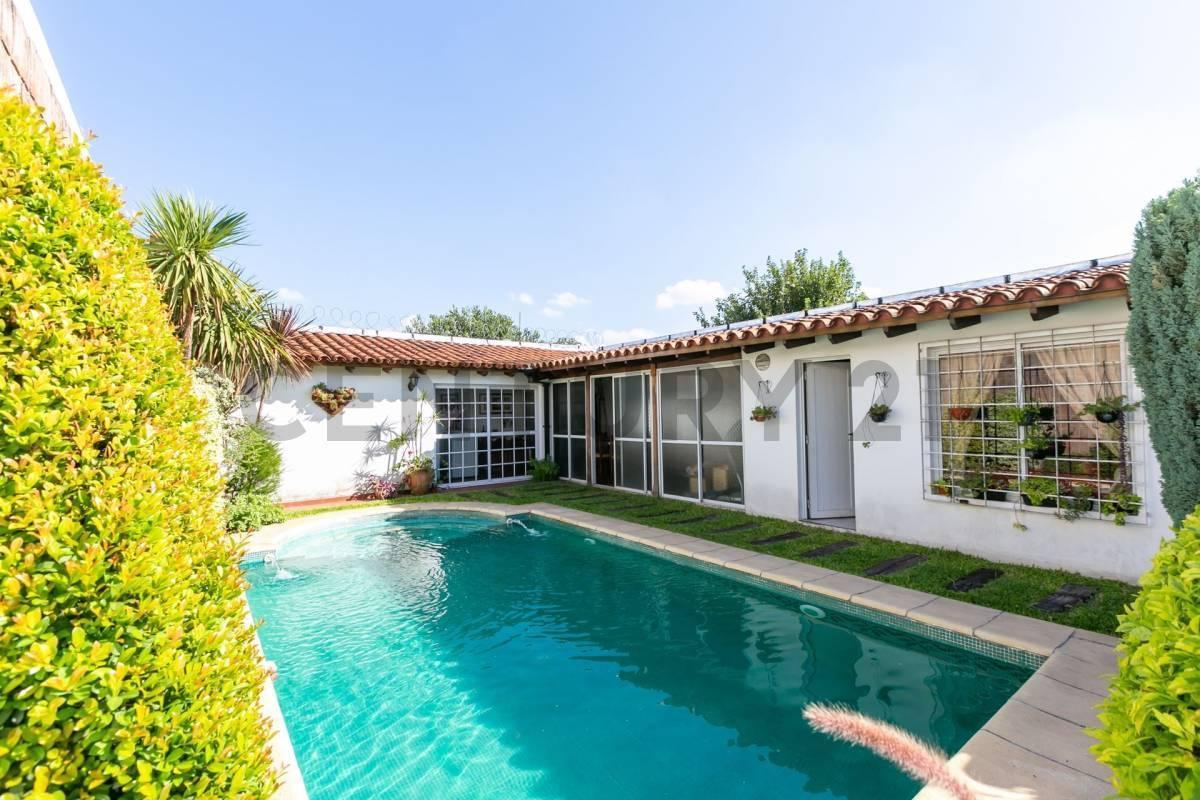 Foto de Venta casa 5 amb c pileta garage y quincho PERMUTA, imagen 1