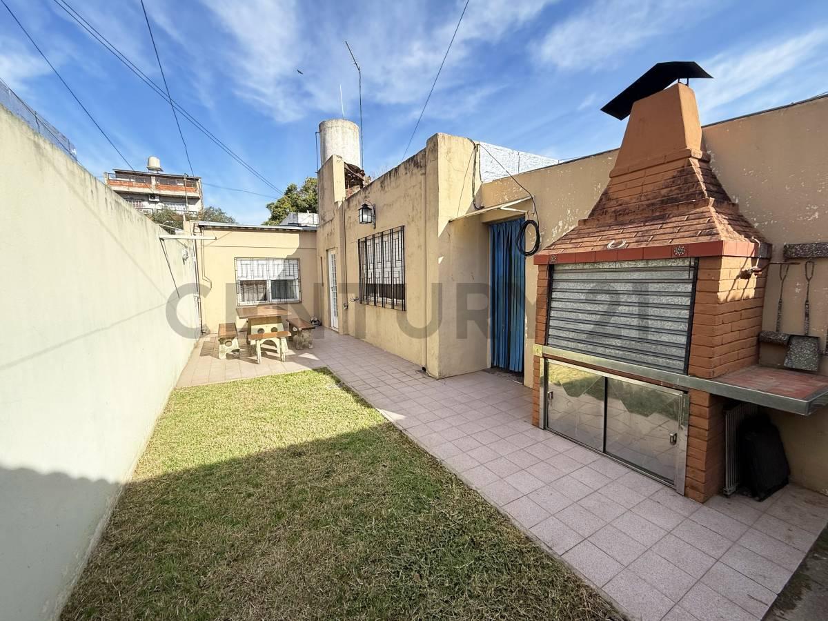 Foto de VENTA | PH AMPLIO AL FRENTE | CASEROS | EVALUA PERMUTA, imagen 1