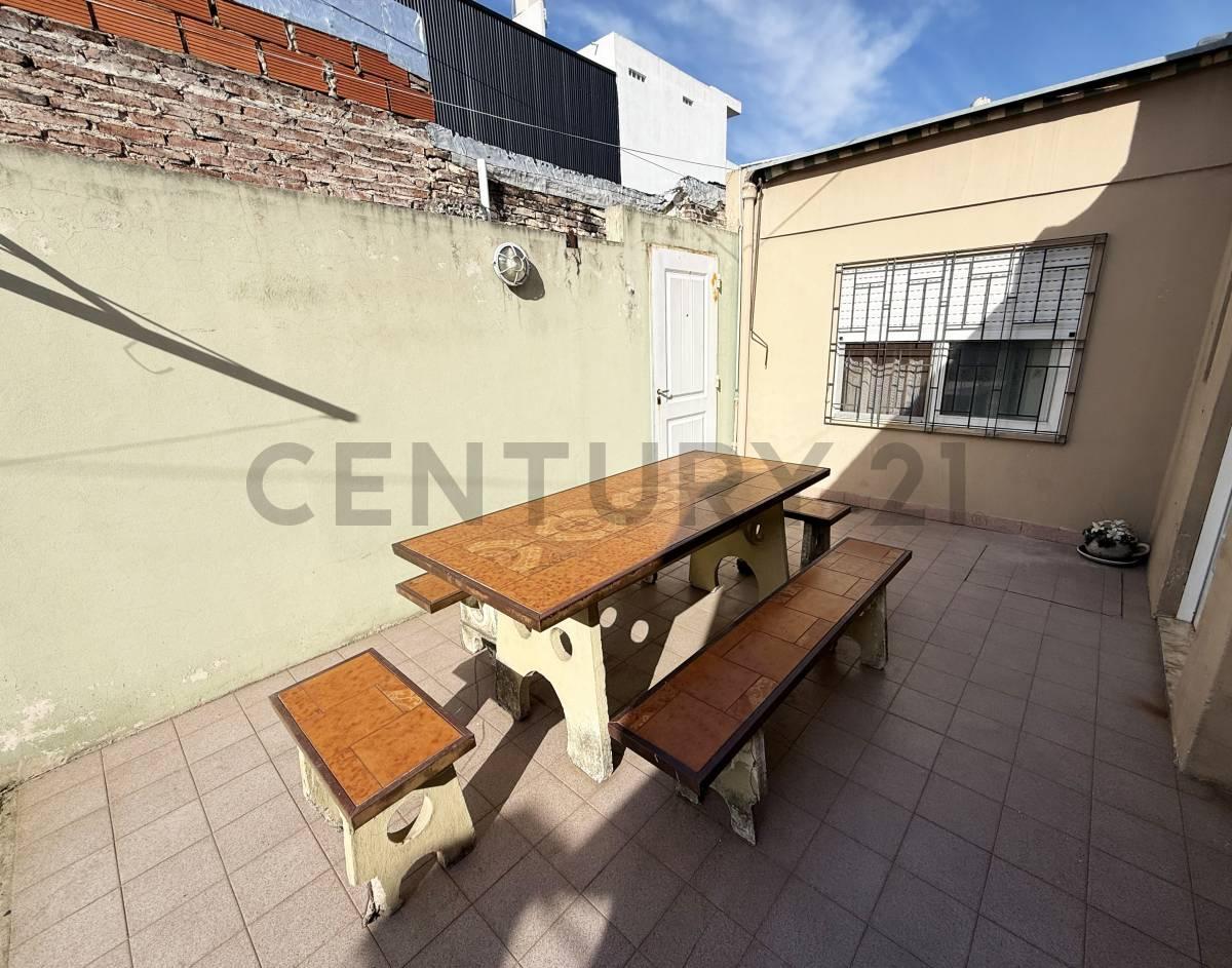 Foto de VENTA | PH AMPLIO AL FRENTE | CASEROS | EVALUA PERMUTA, imagen 2
