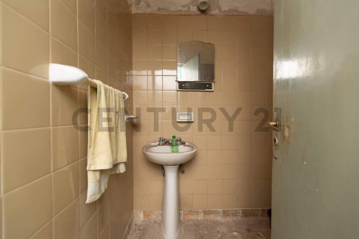 Foto de Venta Casa a refaccionar - PERMUTA - OPORTUNIDAD., imagen 5