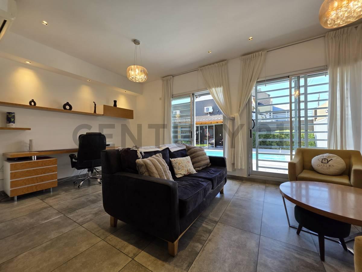 Foto de VENTA | Casa 5 Ambientes con Parque Pileta y Quincho 2 Cocheras en, imagen 5