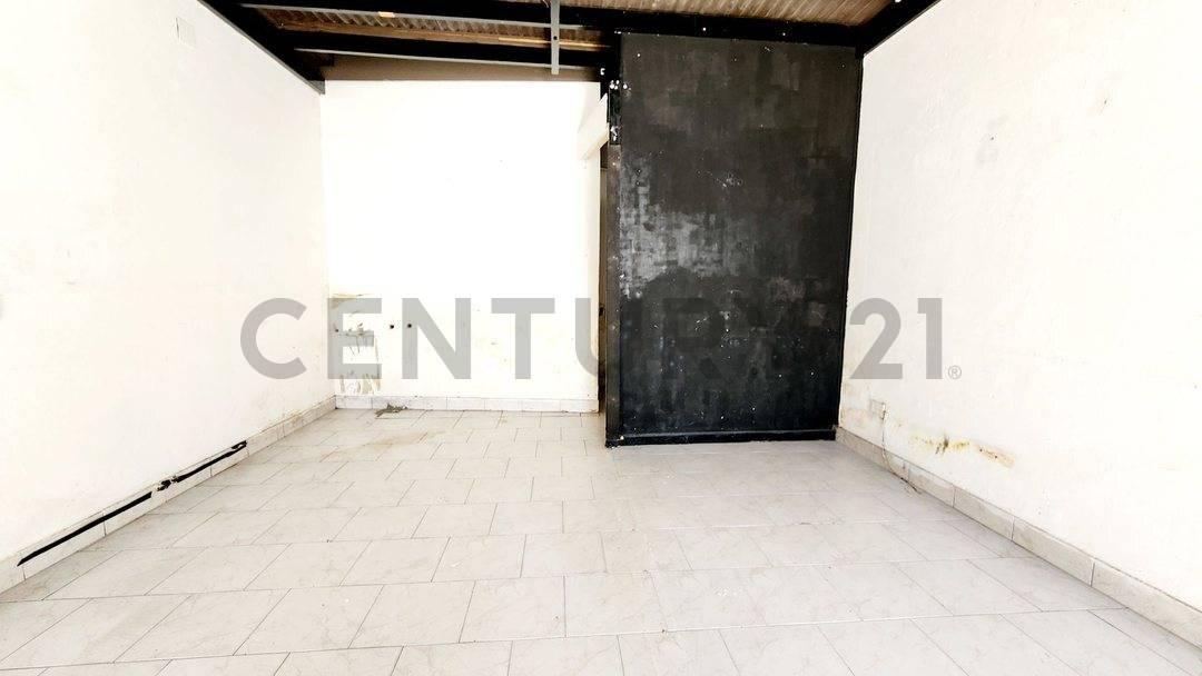 Foto de VENTA LOCAL COMERCIAL CASEROS PERMUTA, imagen 5