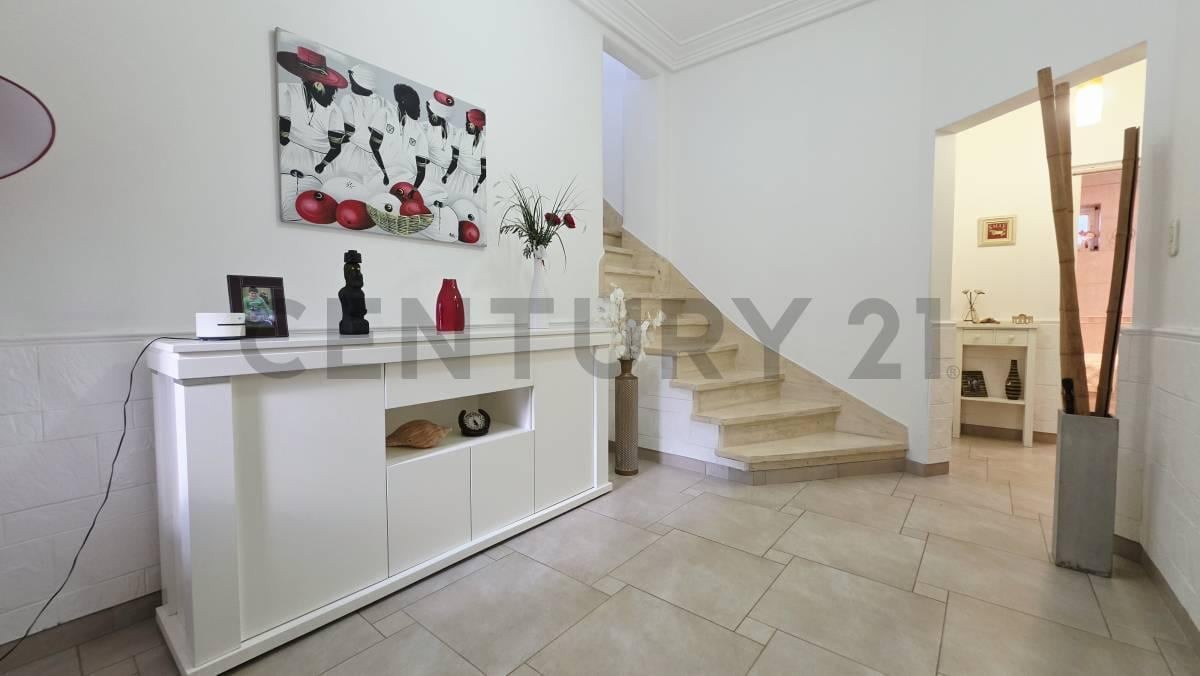 Foto de VTA CASA 4 AMB JARDIN/COCHERA RAMOS PERMUTA, imagen 3