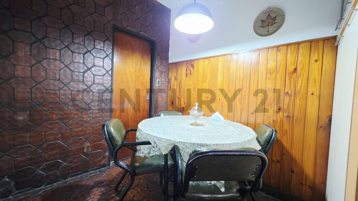 Foto de VTA CASA 4 AMB JARDÍN PARRILLA COCHERA PERMUTA, imagen 3