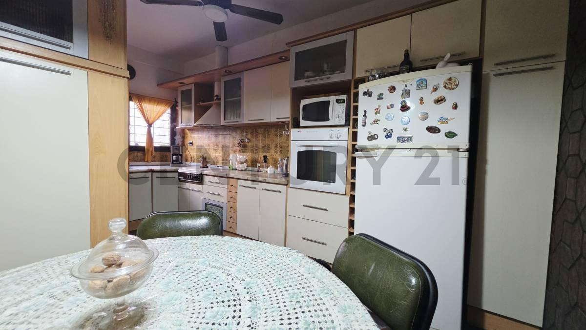 Foto de VTA CASA 4 AMB JARDÍN PARRILLA COCHERA PERMUTA, imagen 5