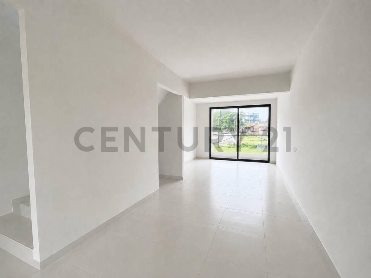 Foto de VENTA TRIPLEX 4 AMB CASEROS, imagen 1