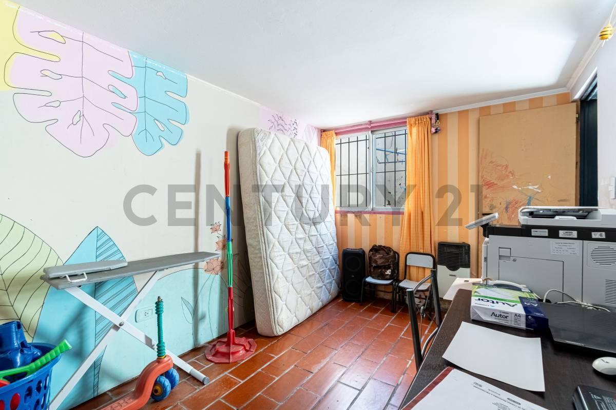Foto de PH Tipo Casa con parque y piscina Permuta, imagen 5
