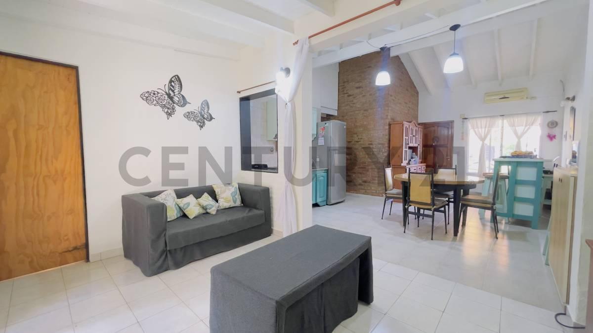 Foto de Casa de 3 ambientes en venta en Altos de Pacheco con jardín y garage, imagen 1