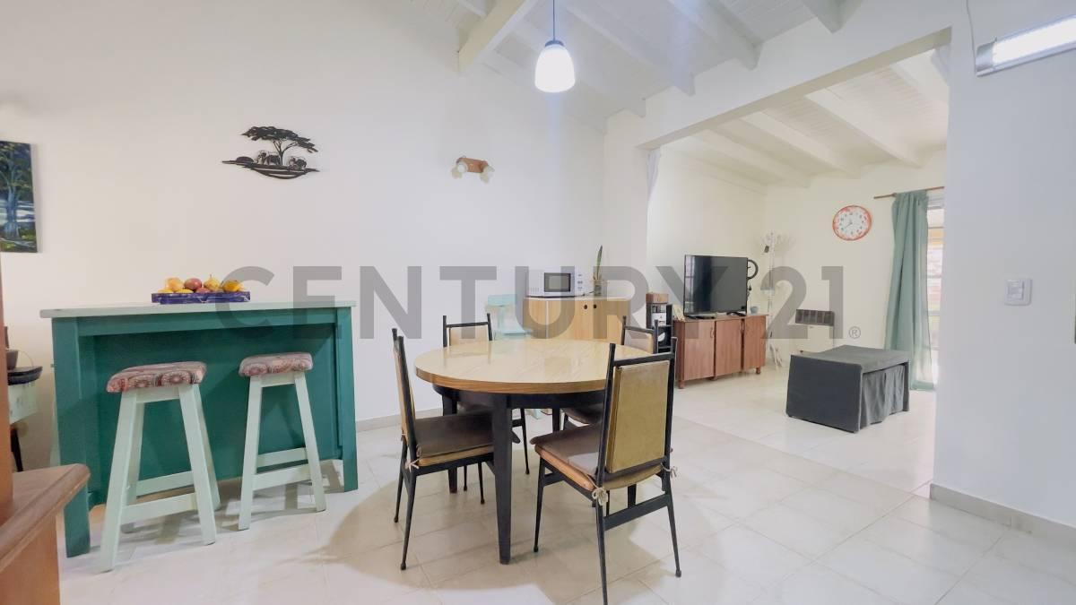 Foto de Casa de 3 ambientes en venta en Altos de Pacheco con jardín y garage, imagen 3