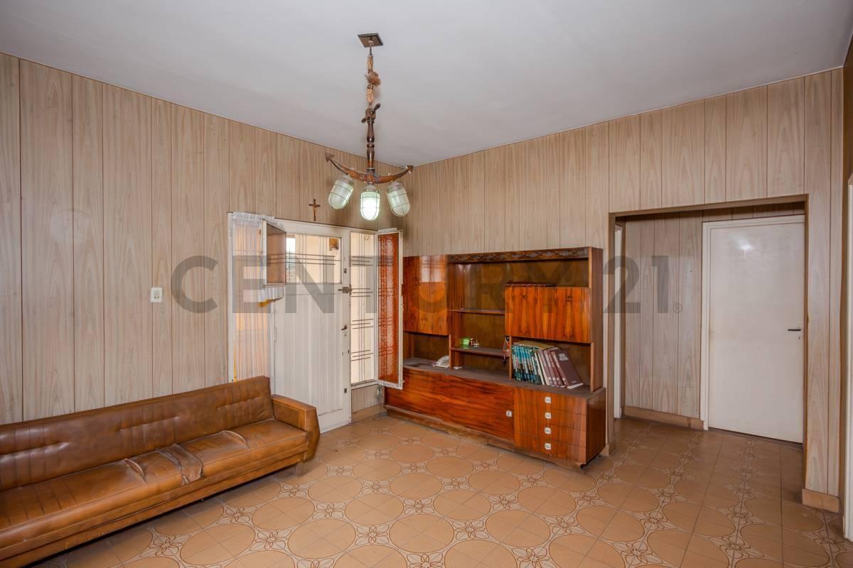 Foto de Casa 3 Ambientes con Garage y Altillo - Caseros Norte - acepta permuta, imagen 1