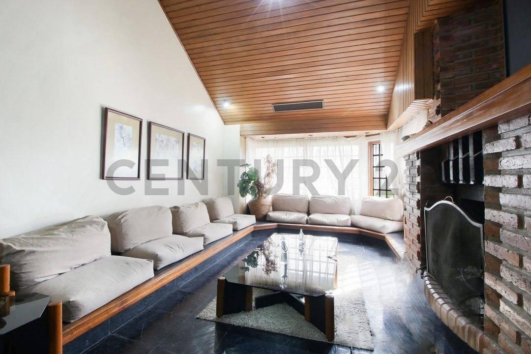 Foto de VENTA Casa de gran categoría – Villa Sarmiento – Pileta, Quincho y, imagen 4