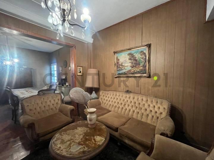 Foto de CASA 4 AMBIENTES , CON COCHERA Y PARQUE AMPLIO., imagen 4