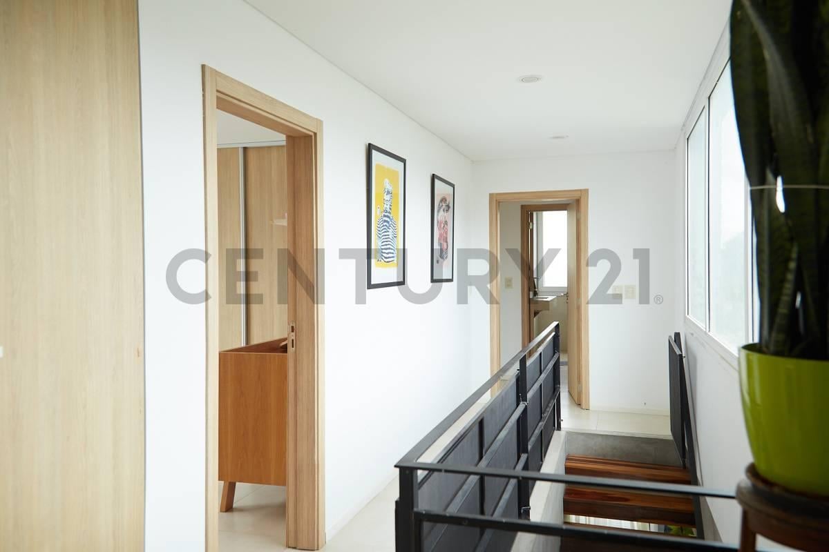 Foto de CASA EN CANTON NORTE- VISTA A LA LAGUNA- PILETA- PARRILLA- JARDIN, imagen 4