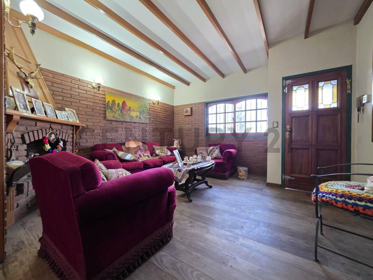 Foto de Venta gran ph de 8 ambientes de categoría, en Villa Maipú / permuta., imagen 2