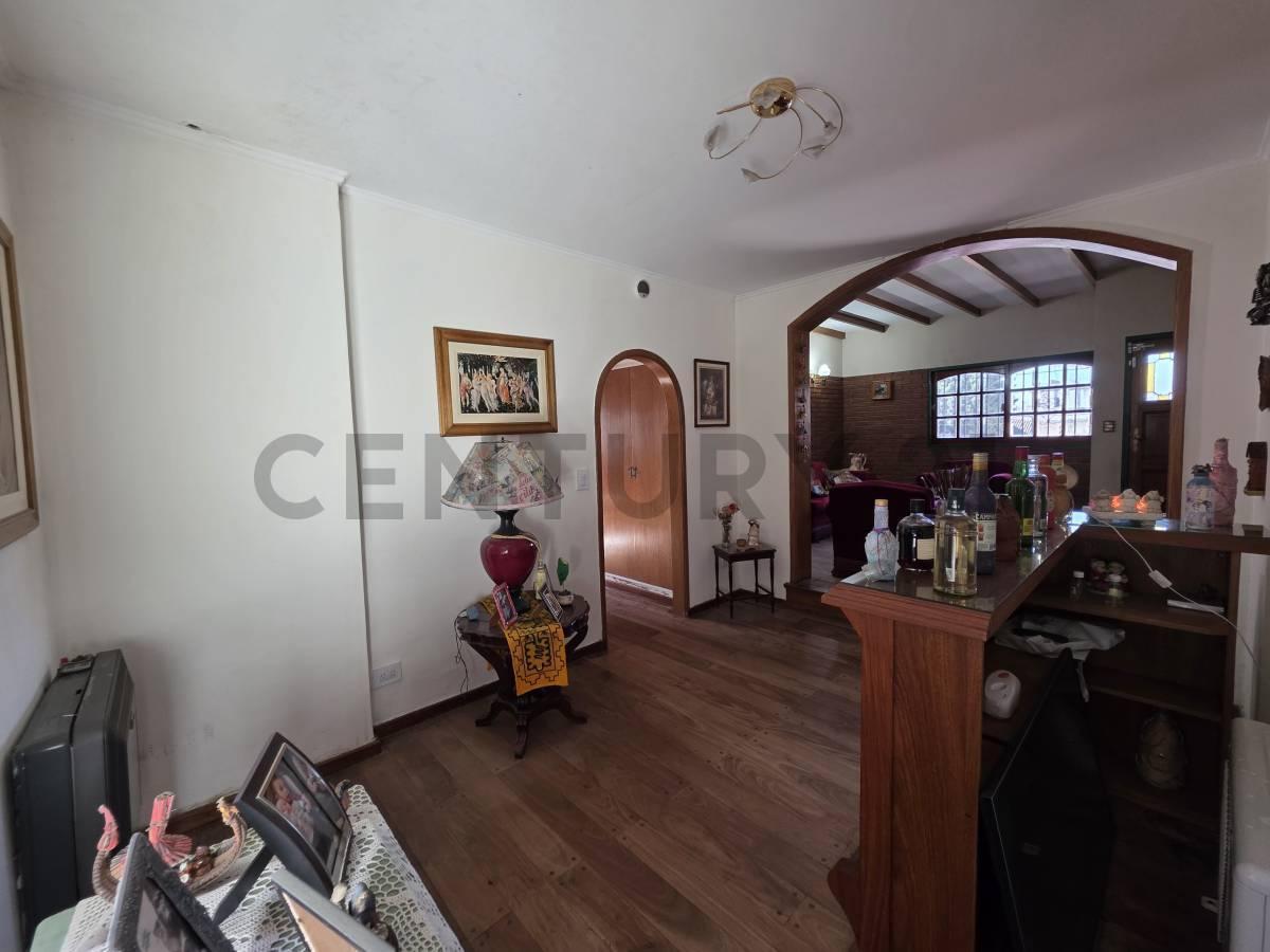 Foto de Venta gran ph de 8 ambientes de categoría, en Villa Maipú / permuta., imagen 1