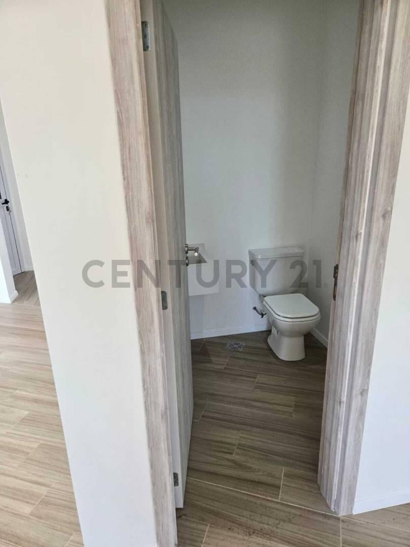 Foto de VENTA CASA EN BARRIO SAN SEBASTIAN- ESCOBAR- PERMUTA, imagen 5