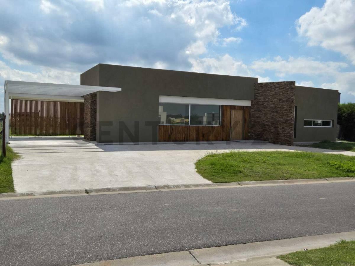 Foto de VENTA CASA EN BARRIO SAN SEBASTIAN- ESCOBAR- PERMUTA, imagen 2