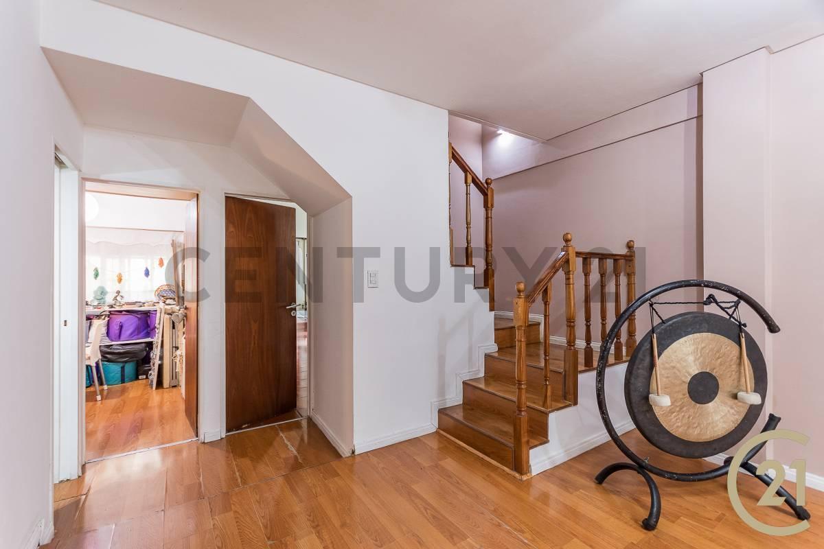 Foto de PH TIPO DUPLEX 4 AMBIENTES EN VILLA DEL PARQUE - ACEPTA PERMUTA, imagen 5