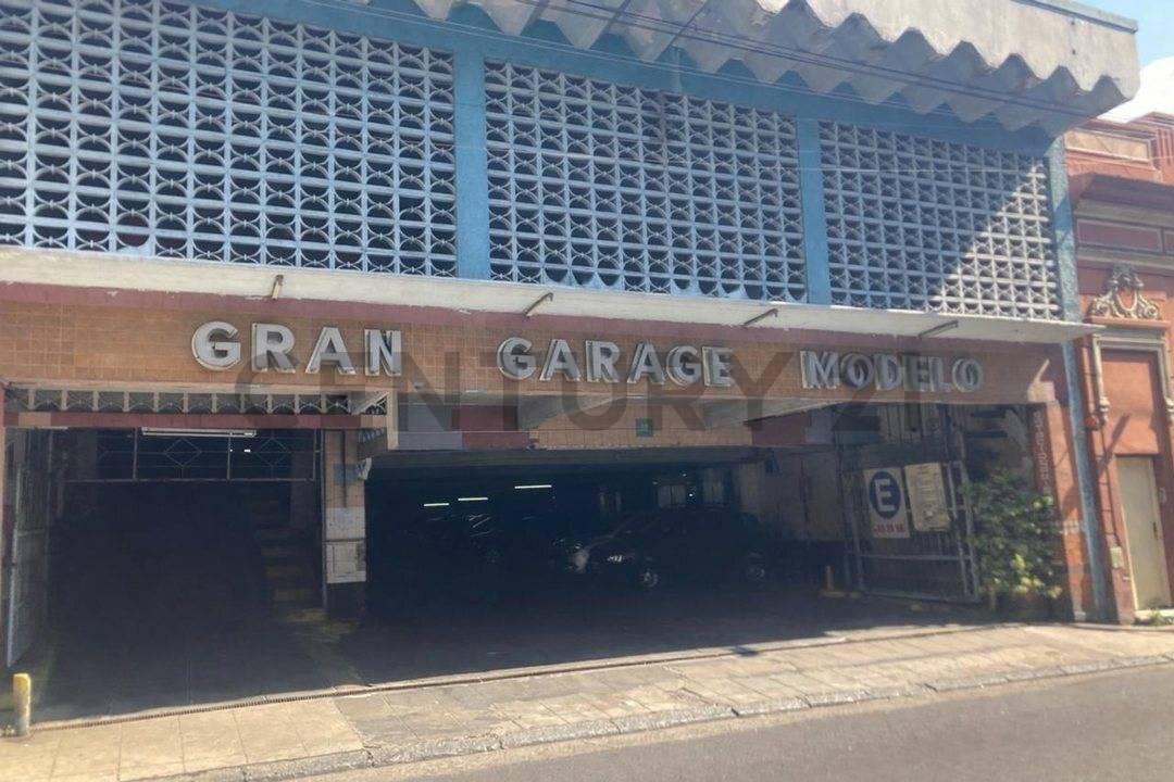 Foto de VENTA GARAGE EN MONSERRAT | LOTE APTO DESARROLLO | PERMUTA, imagen 1