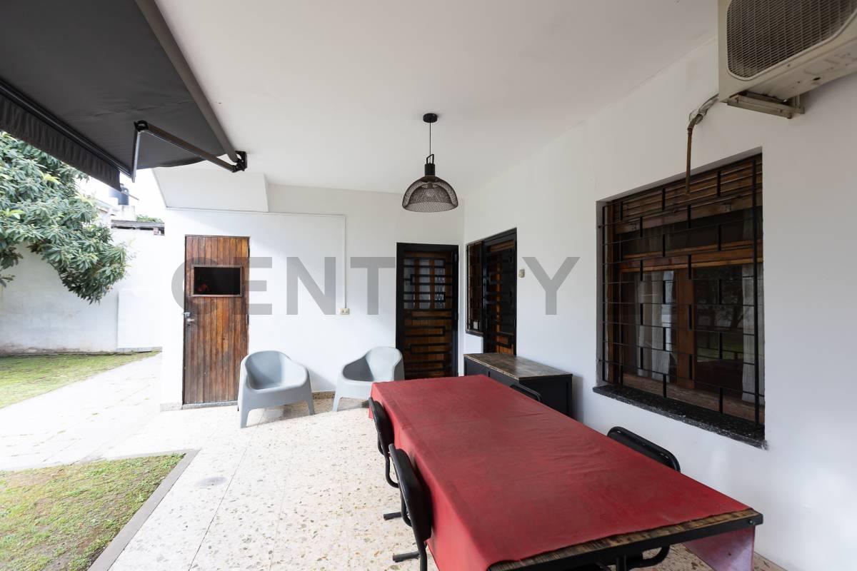 Foto de CASA 4 AMBIENTES REMODELADA – GRAN CALIDAD CONSTRUCTIVA. Apto crédito, imagen 2