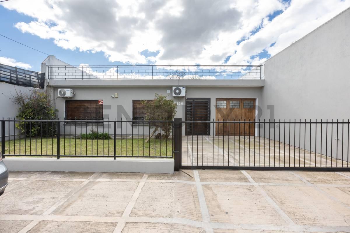 Foto de CASA 4 AMBIENTES REMODELADA – GRAN CALIDAD CONSTRUCTIVA. Apto crédito, imagen 3