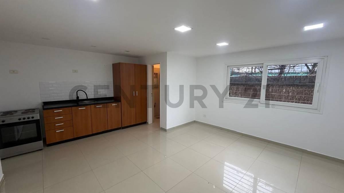 Foto de Excelente 3 Ambientes en Planta Baja con Patio y Cochera Pilar, imagen 2