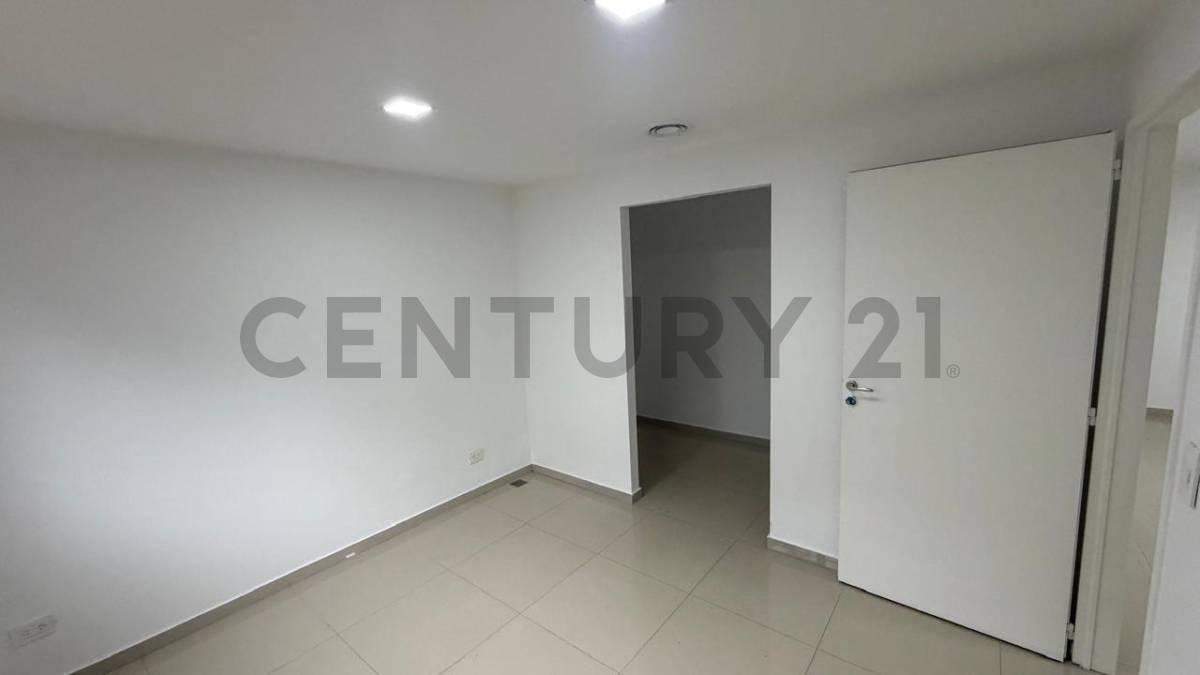 Foto de Excelente 3 Ambientes en Planta Baja con Patio y Cochera Pilar, imagen 5