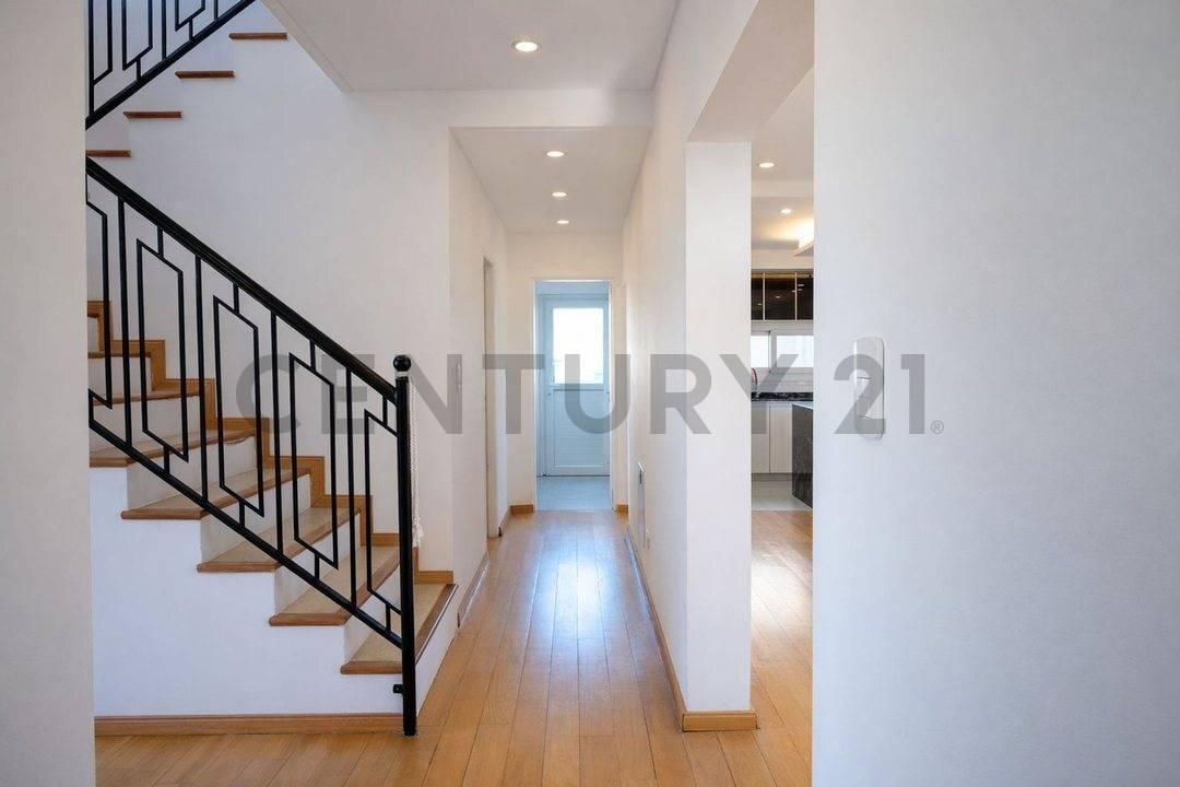 Foto de VENTA CASA 7 AMBIENTES EN ACACIAS PUERTOS DEL LAGO | PERMUTA, imagen 5