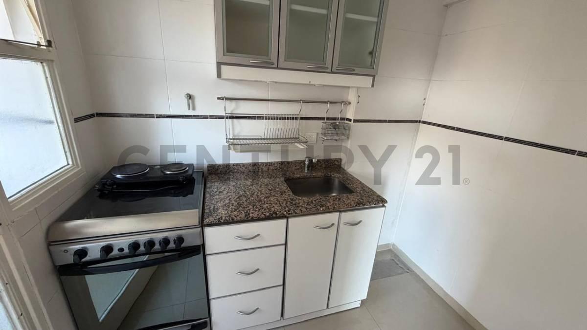 Foto de Alquiler Olivos 2 Ambientes con Cochera Fija Cubierta – Av. del, imagen 4