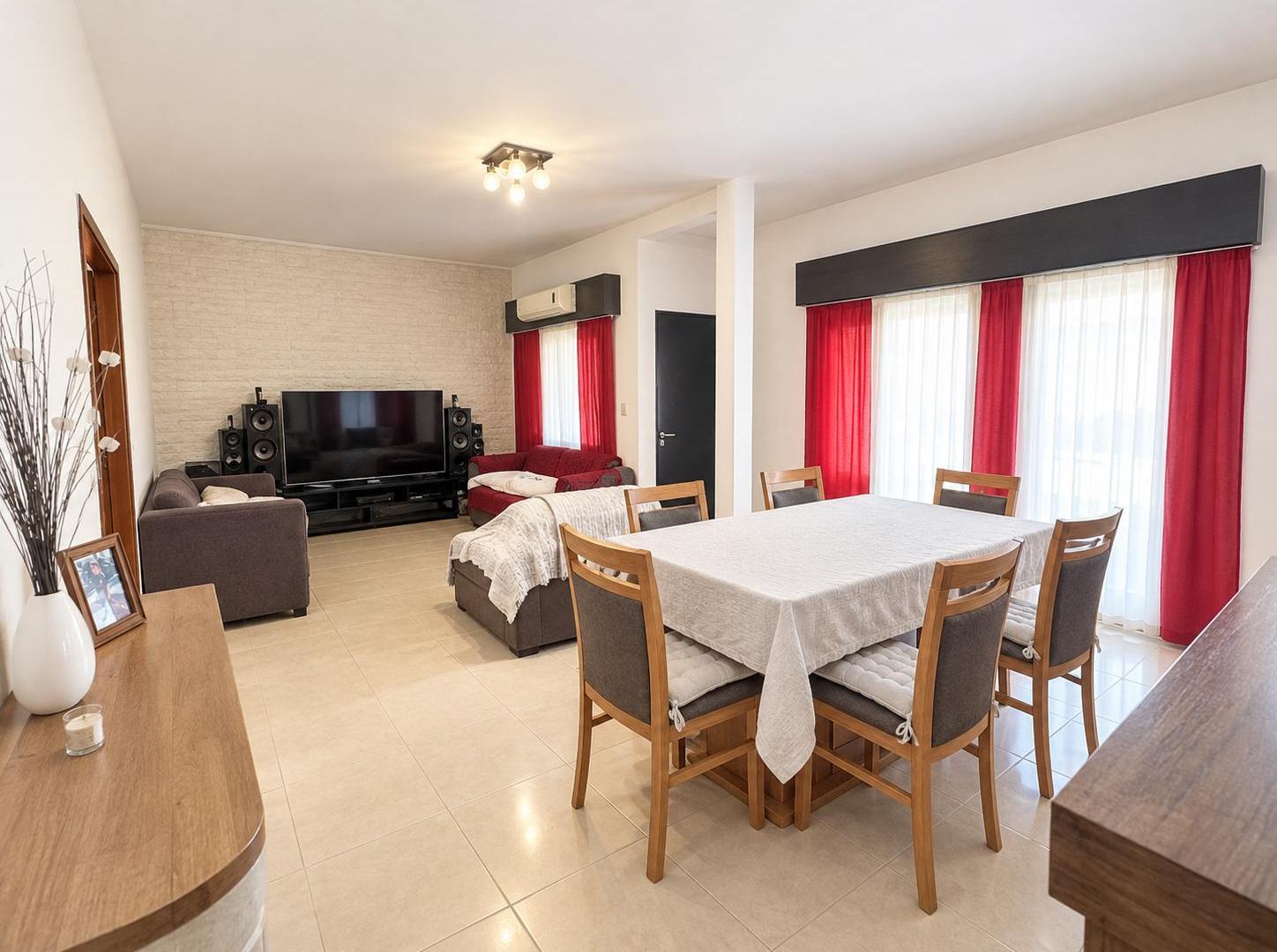 Foto de VENTA/PERMUTA PH 4 AMB. CON TERRAZA Y BALCÓN, imagen 2