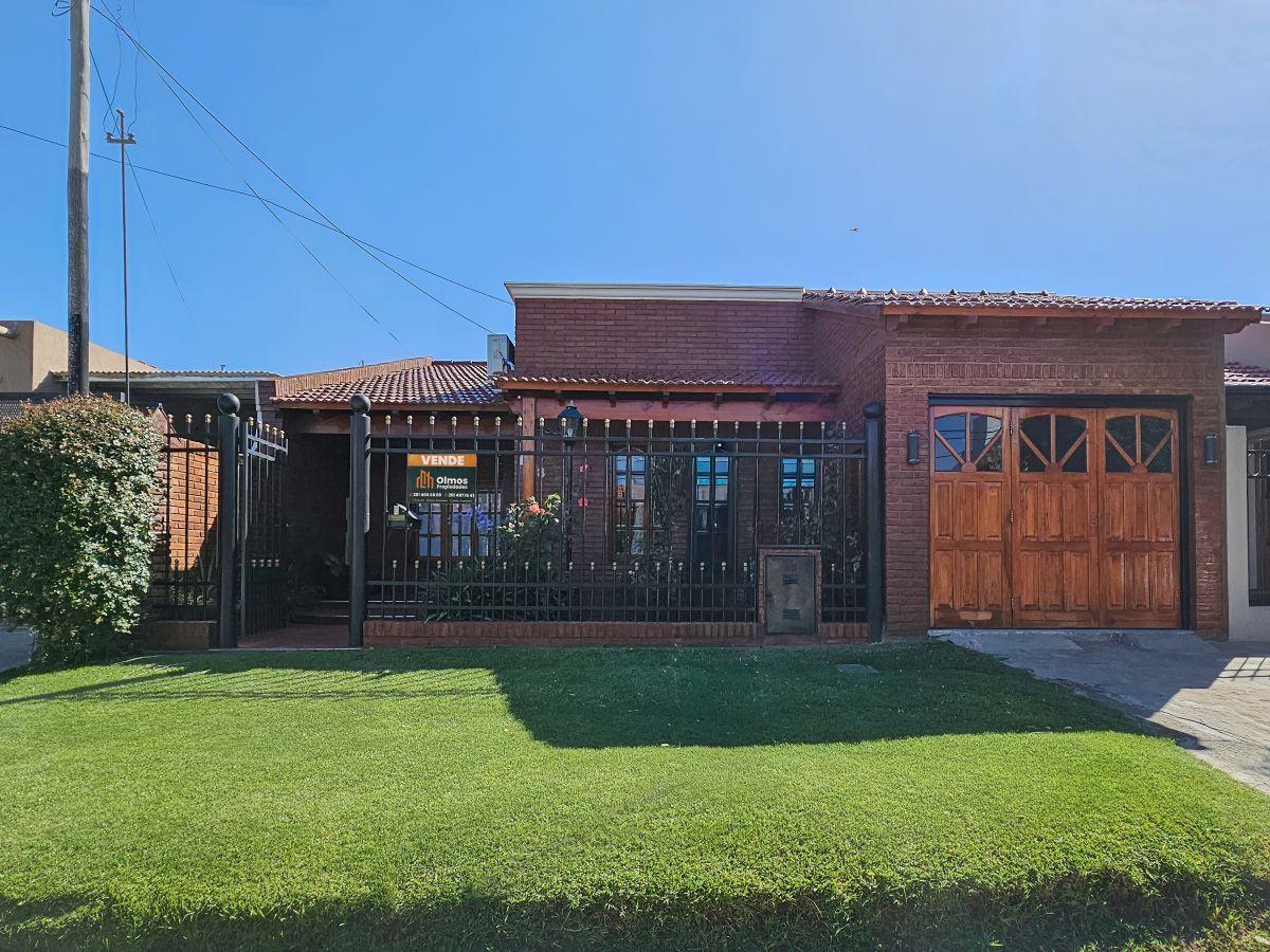 Casa con departamento a la venta en Rawson 1618, B° Sanchez Elia