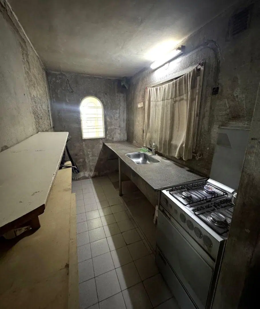Local con Casa a terminar en Venta en Indiada 278, Bahía Blanca 2