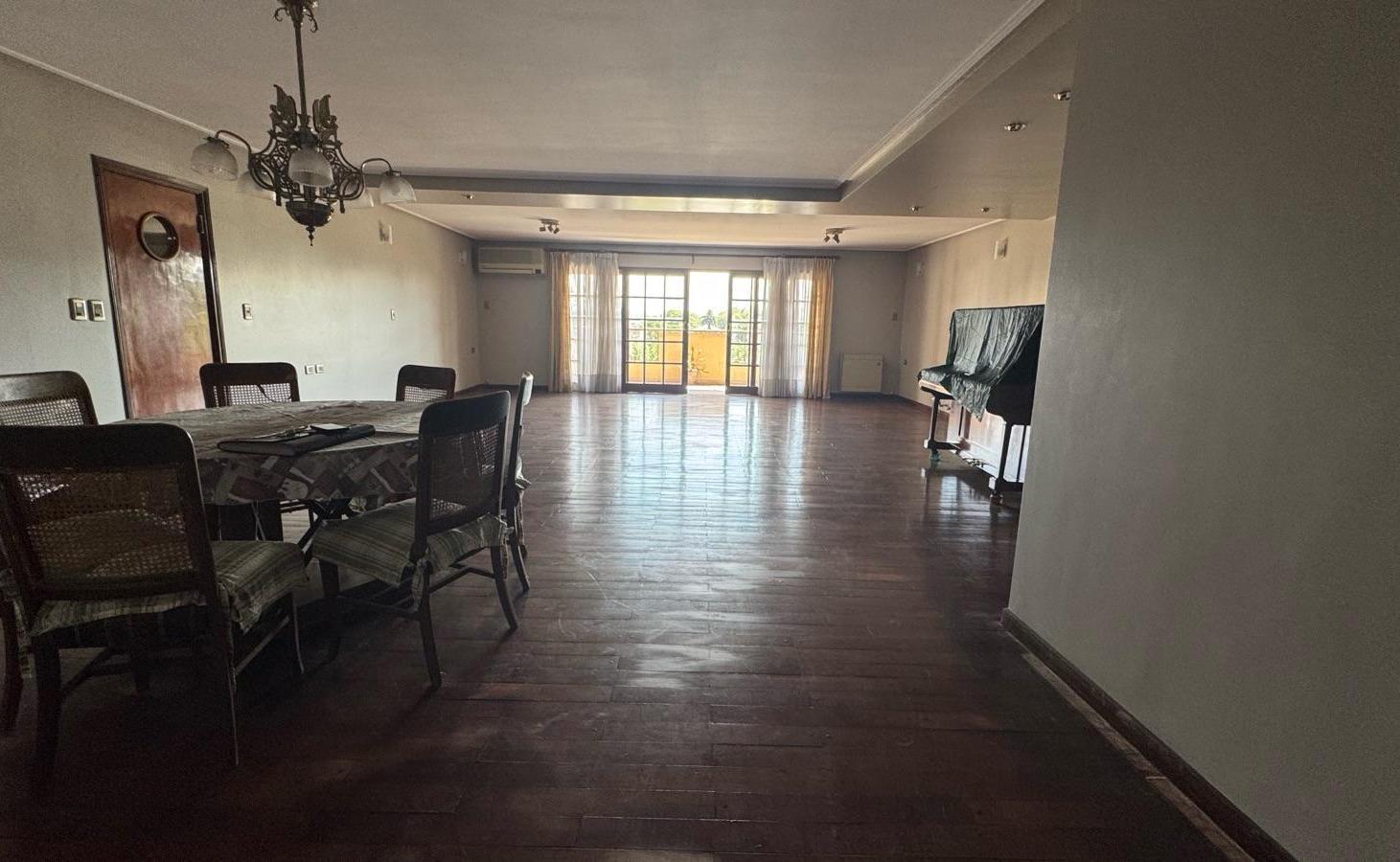 Foto de Depto 4 Dorm en Venta - Vista Plaza Urquiza, 250m², 2 Cocheras - Barrio, imagen 3